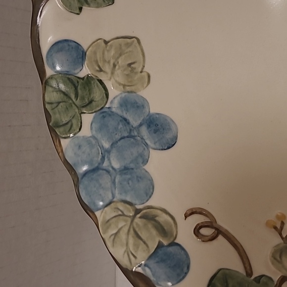 Vintage Metlox Poppytrail Large Bowl with Blue Grapes - Picture 4 of 16